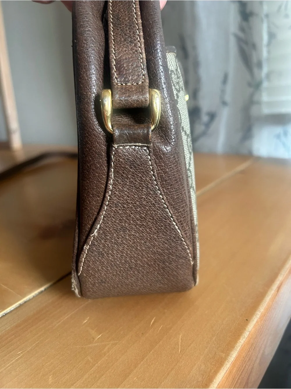 Gucci Brown Suede Interior Bag with Gold Logo Tab - Picture 6 of 10